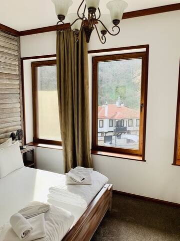 Фото номера Двухместный номер Делюкс с 1 кроватью Гостевой дом Guest House Holiday in Melnik г. Мелник 5