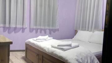 Фото номера Четырехместный номер с балконом Гостевой дом Guesthouse White Margarit г. Мелник 6
