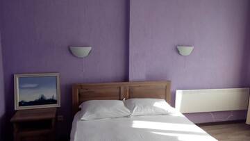 Фото номера Четырехместный номер с балконом Гостевой дом Guesthouse White Margarit г. Мелник 8