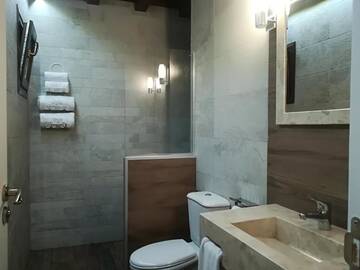 Фото номера Семейный номер Делюкс Гостевой дом Manoleva House г. Мелник 4