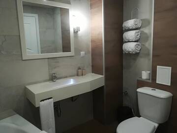 Фото номера Трехместный номер с ванной Гостевой дом Manoleva House г. Мелник 6