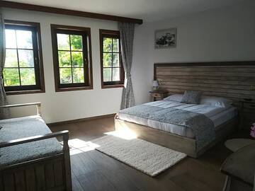 Фото номера Трехместный номер с ванной Гостевой дом Manoleva House г. Мелник 7