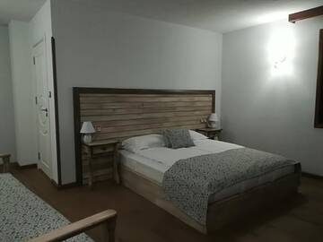 Фото номера Трехместный номер Делюкс Гостевой дом Manoleva House г. Мелник 6