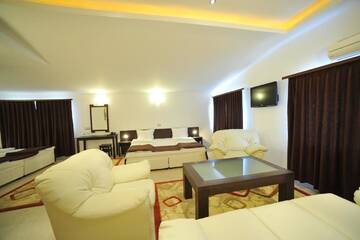 Фото номера Люкс VIP (для 4 взрослых) Отель Hotel Melnik г. Мелник 2