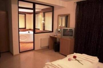 Фото номера Двухместный номер Делюкс с 1 кроватью Отель Elli Greco Hotel г. Мелник 4