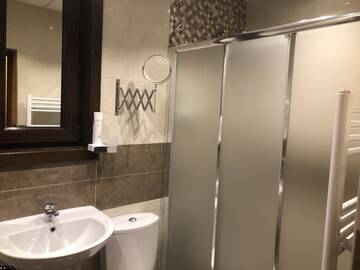 Фото номера Трехместный номер Отель Chavkova house г. Мелник 13