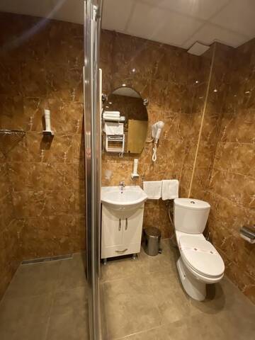 Фото номера Трехместный номер Отель Chavkova house г. Мелник 5