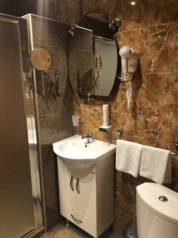 Фото номера Трехместный номер Отель Chavkova house г. Мелник 11